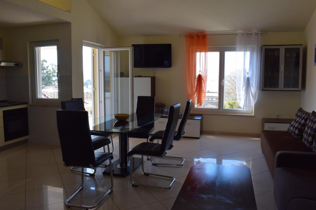 Apartment Vista Mare Malinska Bagian luar foto